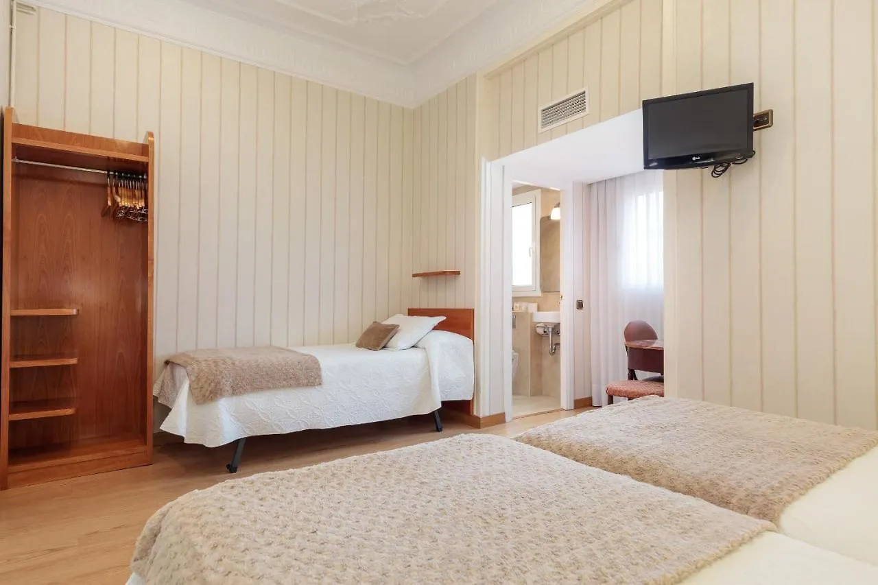בית הארחה ברצלונה Hostal Oliva ספרד