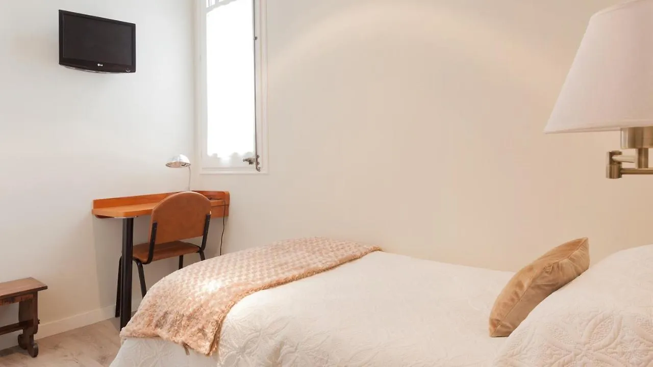 ברצלונה Hostal Oliva 0*,  ספרד